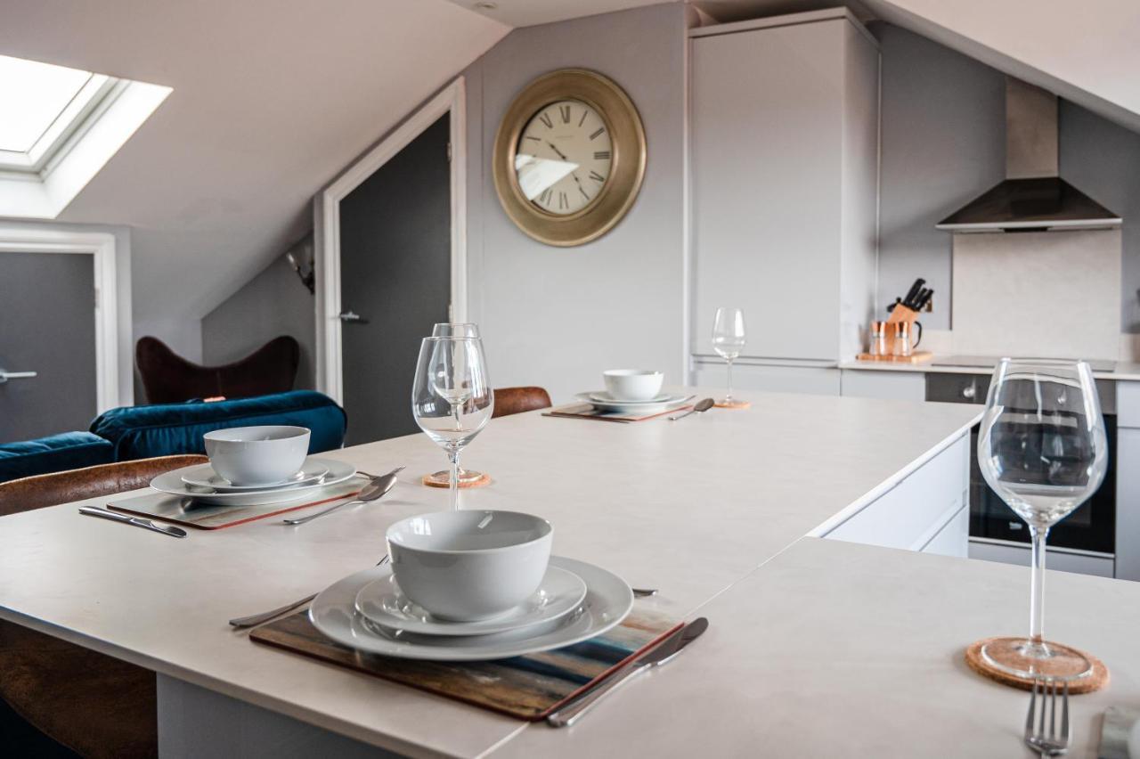 Apartment Stunning And Beautiful 2-bedroom With Amazing Cathedral Views *
