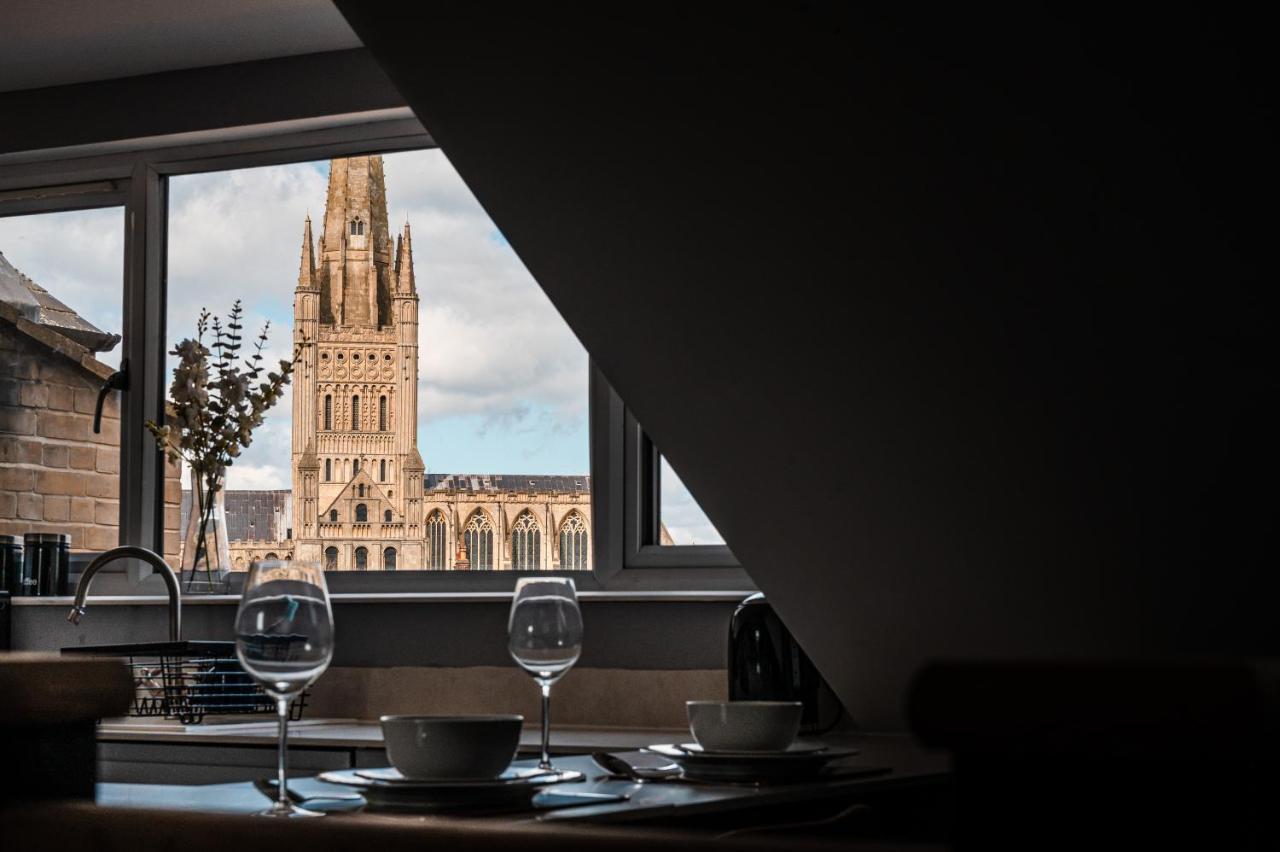 Stunning And Beautiful 2-bedroom With Amazing Cathedral Views Apartment *